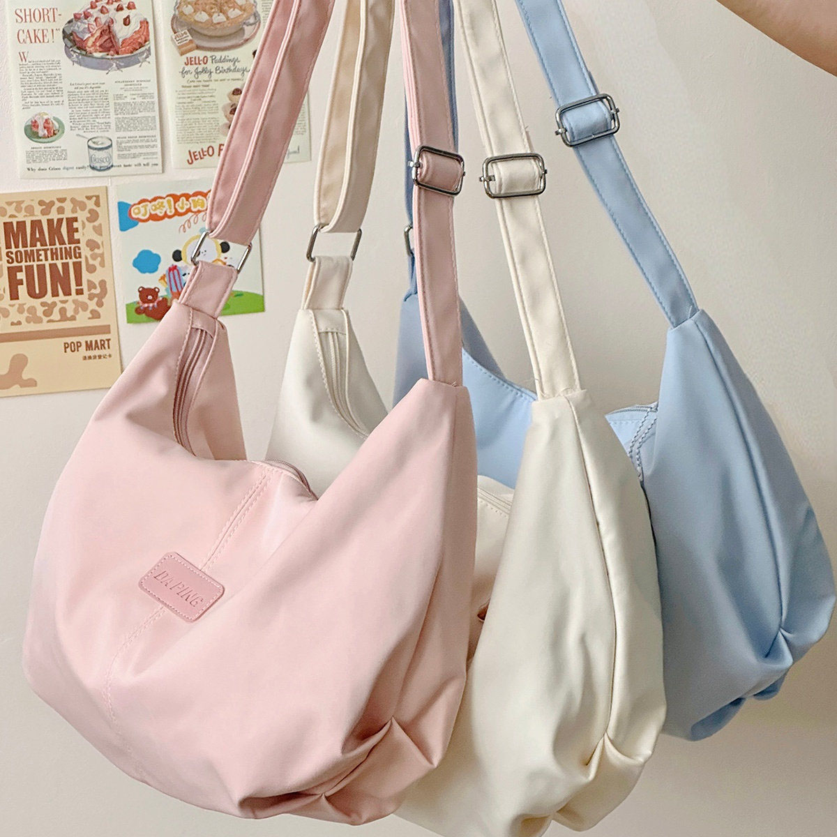 BD-GM142 Large Capacity Simple Dumpling Design Crossbody Bag